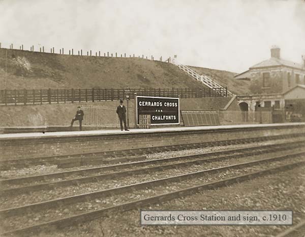 gx2-17-GX Station and Sign c1910